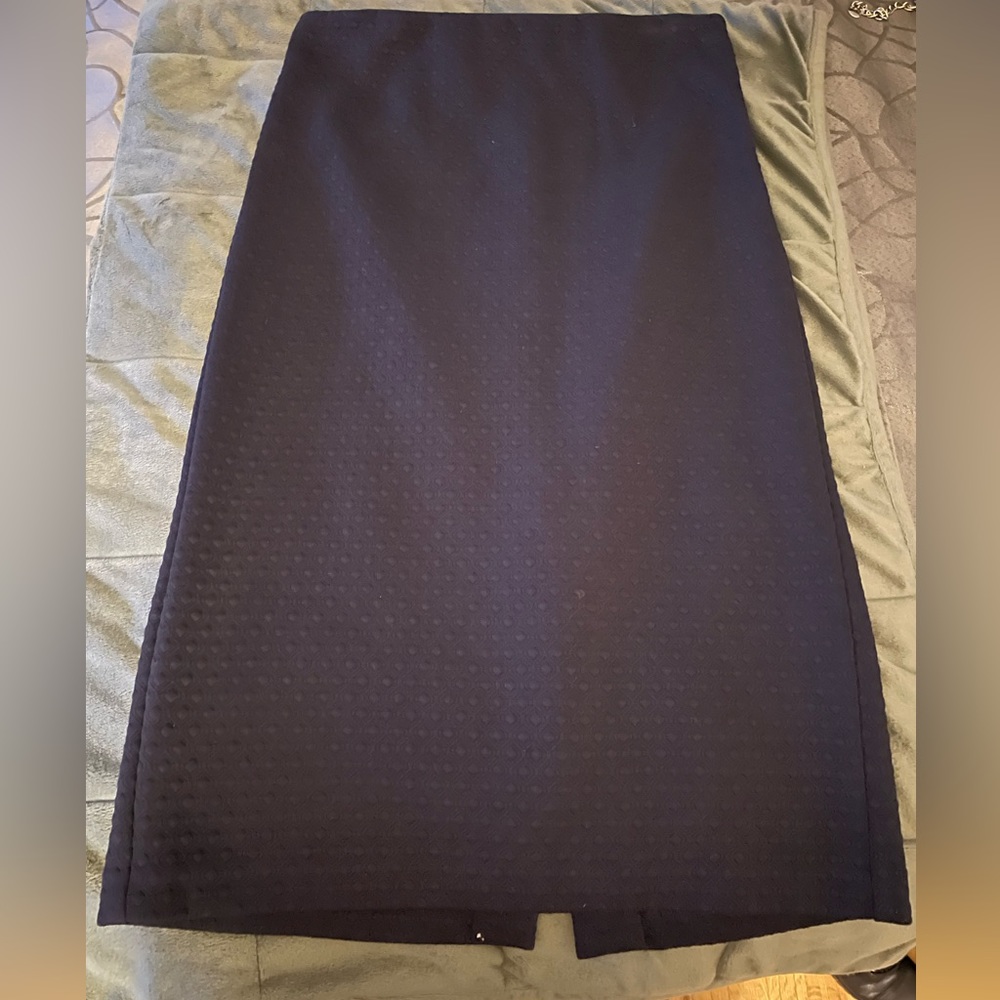 LOFT navy pencil skirt. Size small.